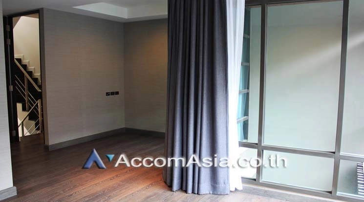 11  3 br Townhouse for rent and sale in Sukhumvit ,Bangkok BTS Ekkamai at The Park lane 22 AA17367