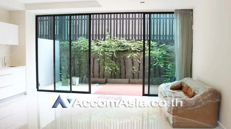 4  3 br Townhouse for rent and sale in Sukhumvit ,Bangkok BTS Ekkamai at The Park lane 22 AA17367