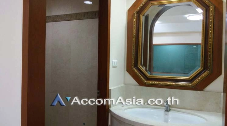 7  5 br Townhouse for rent and sale in Sathorn ,Bangkok BTS Surasak AA17368