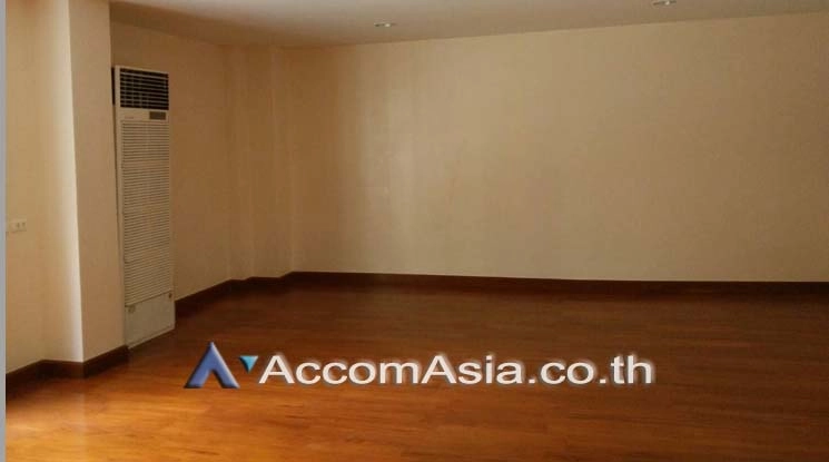 6  5 br Townhouse for rent and sale in Sathorn ,Bangkok BTS Surasak AA17368