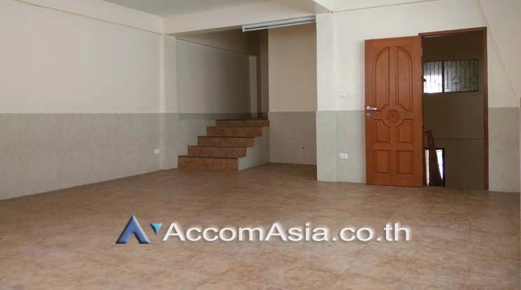 4  5 br Townhouse for rent and sale in Sathorn ,Bangkok BTS Surasak AA17368
