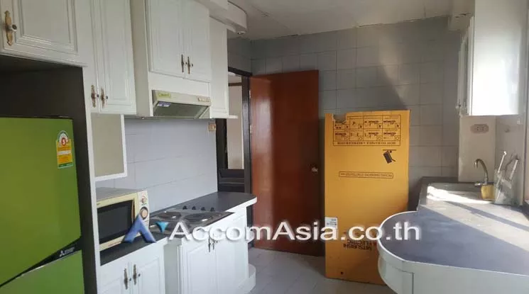 unit 3 Bedrooms  Condominium For Sale in Sukhumvit, Bangkok  near BTS Thong Lo (AA17393)