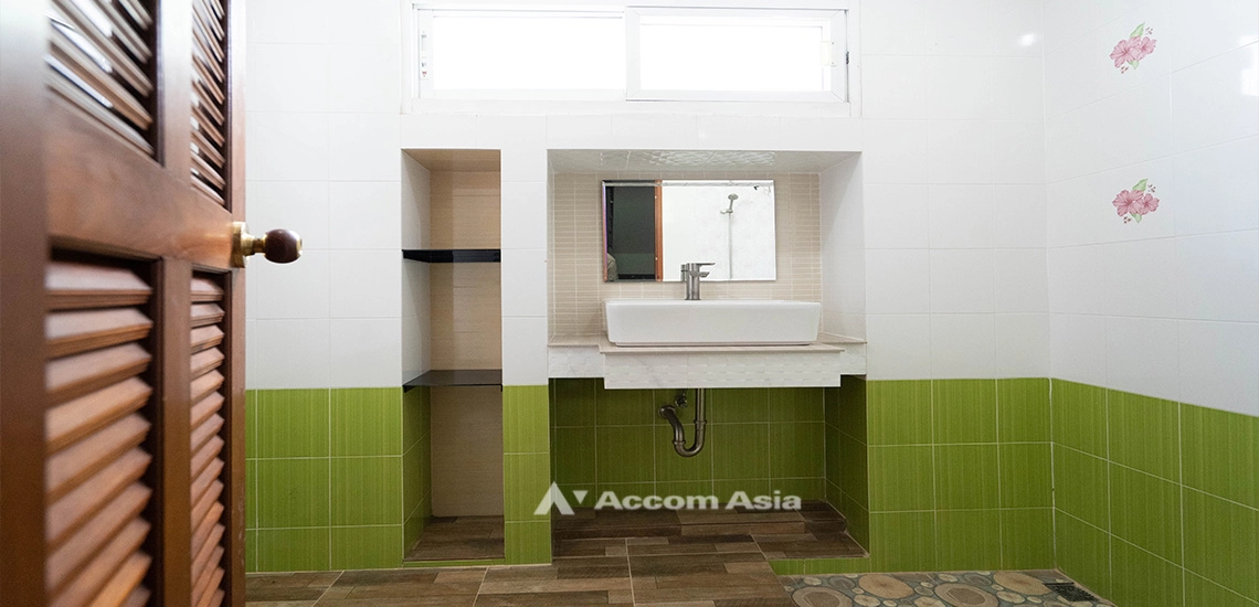 21  5 br House For Rent in Sukhumvit ,Bangkok BTS Ekkamai at Ekkamai Villas AA17416