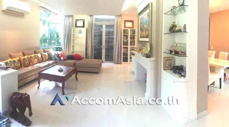  5 Bedrooms  House For Rent in Pattanakarn, Bangkok  (AA17449)