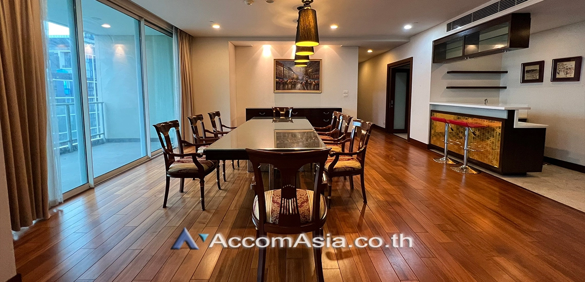  3 Bedrooms  Condominium For Rent in Ploenchit, Bangkok  near BTS Chitlom (AA17468)