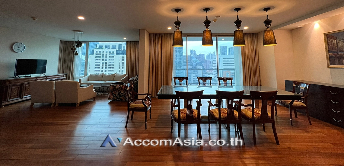 unit 3 Bedrooms  Condominium For Rent in Ploenchit, Bangkok  near BTS Chitlom (AA17468)