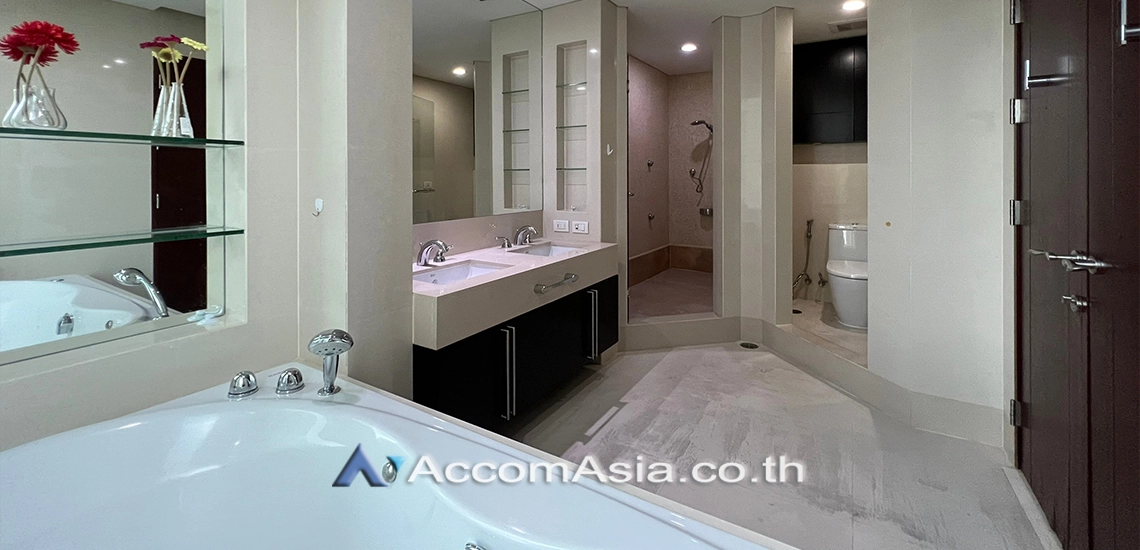 22  3 br Condominium For Rent in Ploenchit ,Bangkok BTS Chitlom at The Park Chidlom AA17468