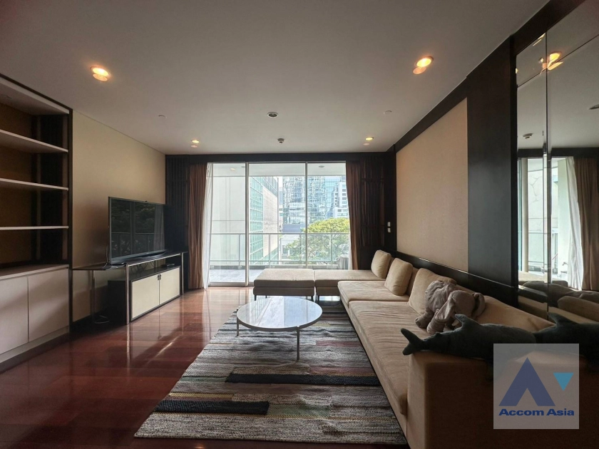  2 Bedrooms  Condominium For Rent & Sale in Ploenchit, Bangkok  near BTS Chitlom (AA17481)