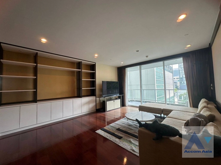  2 Bedrooms  Condominium For Rent & Sale in Ploenchit, Bangkok  near BTS Chitlom (AA17481)