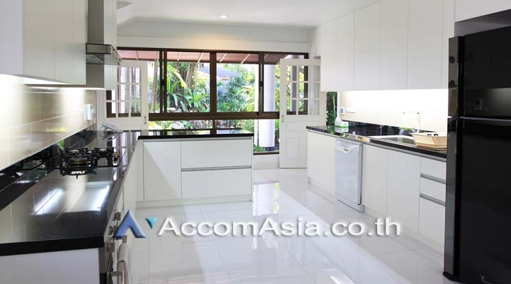 17  7 br House for rent and sale in Sathorn ,Bangkok MRT Lumphini AA17483