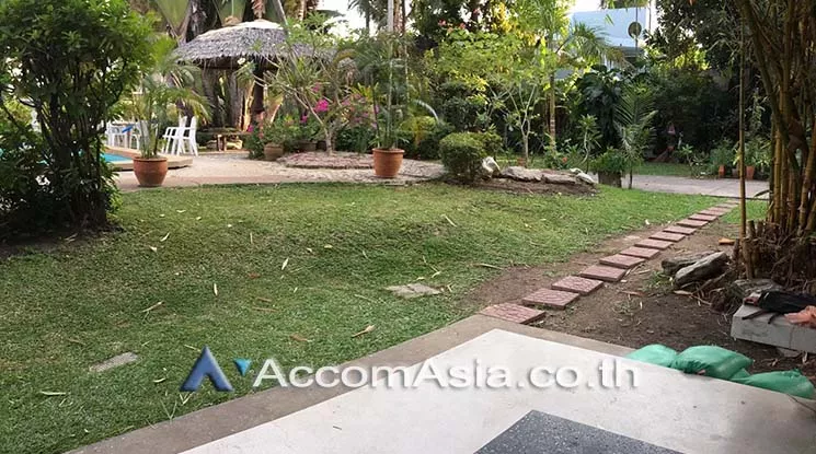 unit 2 Bedrooms  Apartment For Rent in Sathorn, Bangkok  near BTS Chong Nonsi (AA17503)