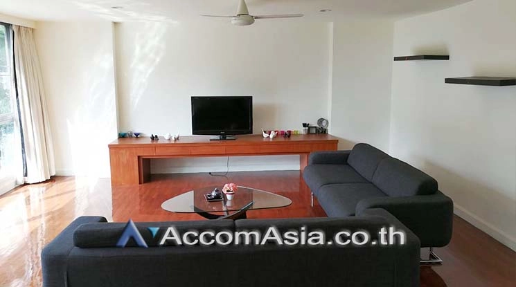unitPet friendly |  3 Bedrooms  Apartment For Rent & Sale in Silom, Bangkok  near BTS Surasak (AA17530)