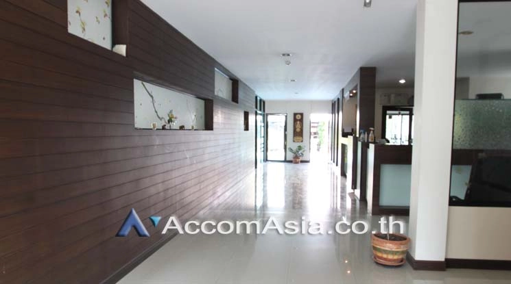 1  Studio Apartment for rent and sale in Sukhumvit ,Bangkok BTS Ekkamai at Spacious Unique AA17547