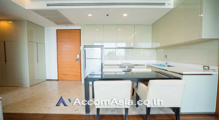 unit 2 Bedrooms  Condominium For Rent in Sukhumvit, Bangkok  near BTS Phrom Phong (AA17556)