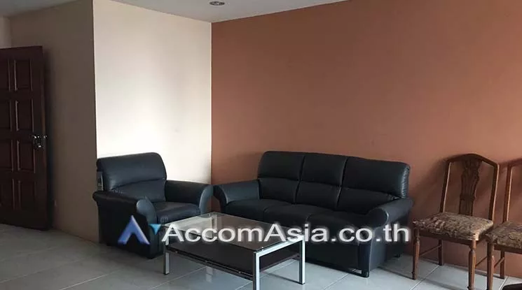 unit 1 Bedroom  Condominium For Sale in Sukhumvit, Bangkok  near BTS Ekkamai (AA17607)