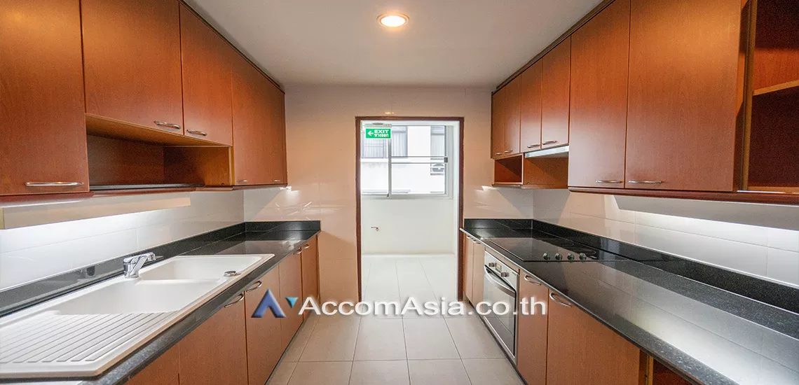 5  3 br Apartment For Rent in Sathorn ,Bangkok BTS Chong Nonsi at Thai Colonial Style AA17614