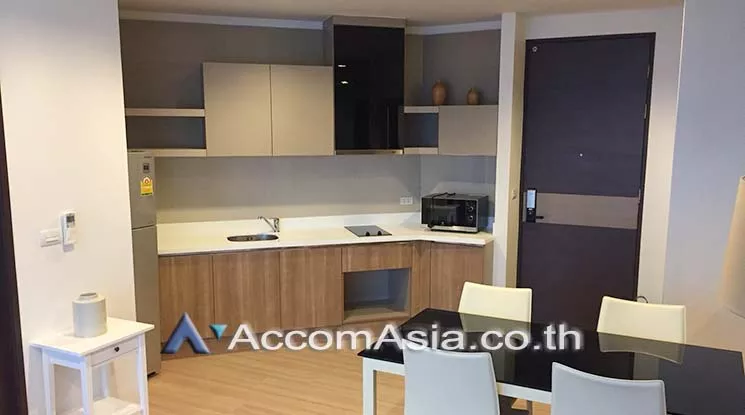  1 Bedroom  Condominium For Rent in Sathorn, Bangkok  near BTS Saphan Taksin (AA17631)