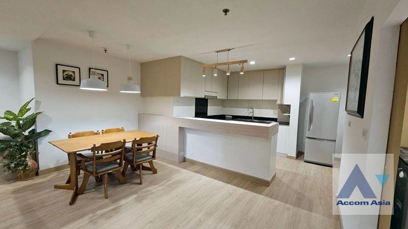 unit 2 Bedrooms  Condominium For Rent in Sukhumvit, Bangkok  near BTS Phrom Phong (AA17662)