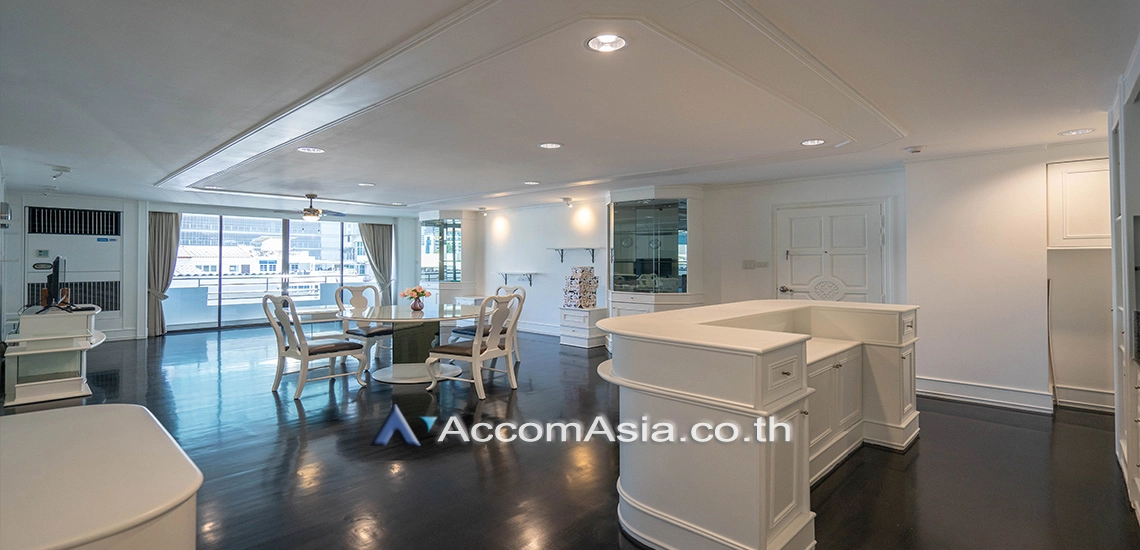 unitPet friendly |  2 Bedrooms  Apartment For Rent & Sale in Sathorn, Bangkok  near BTS Surasak (AA17663)