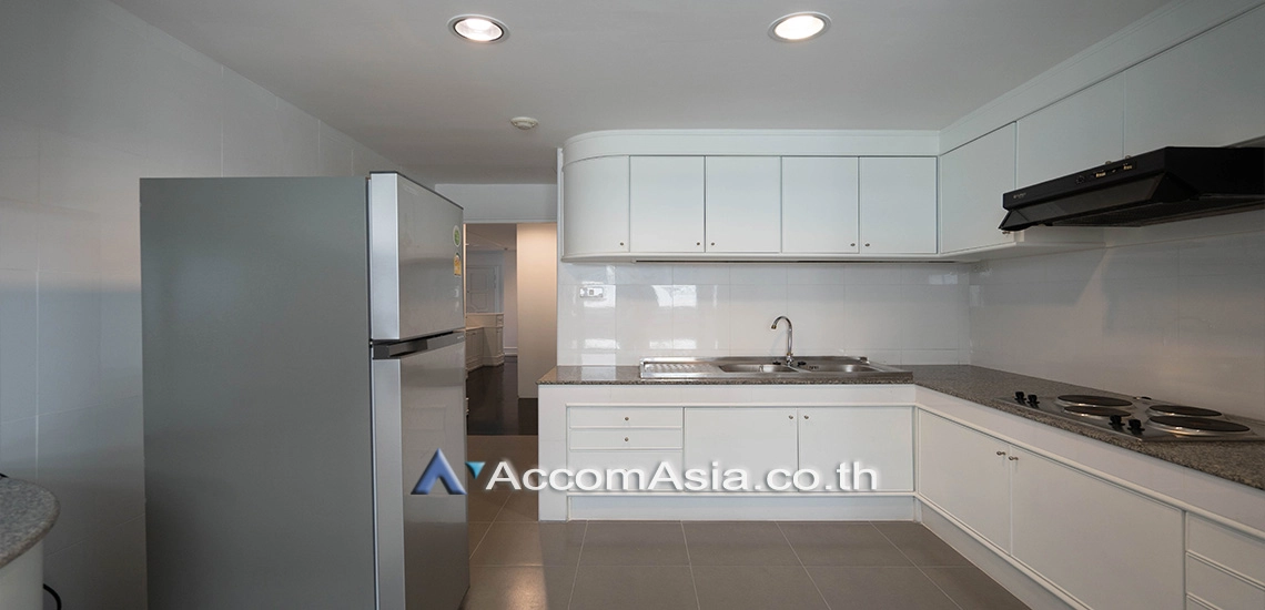 unitPet friendly |  2 Bedrooms  Apartment For Rent & Sale in Sathorn, Bangkok  near BTS Surasak (AA17663)