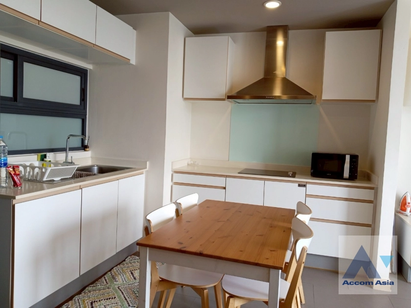 unitPet friendly |  2 Bedrooms  Apartment For Rent in Sukhumvit, Bangkok  near BTS Ekkamai (AA17700)