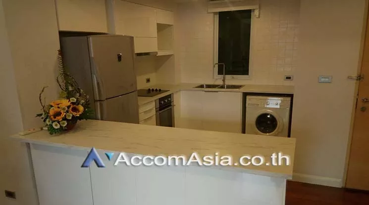  2 Bedrooms  Condominium For Rent in Silom, Bangkok  near BTS Surasak (AA17725)