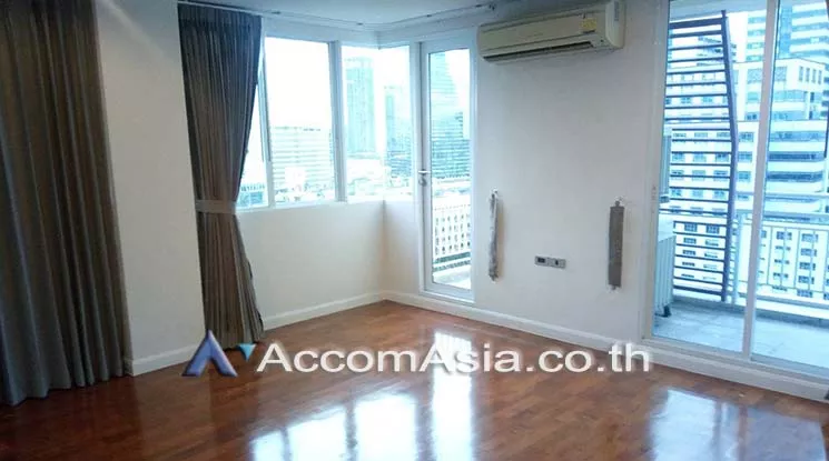  2 Bedrooms  Condominium For Rent in Silom, Bangkok  near BTS Surasak (AA17725)