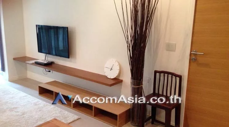  1 Bedroom  Condominium For Sale in Charoennakorn, Bangkok  near BTS Krung Thon Buri (AA17745)