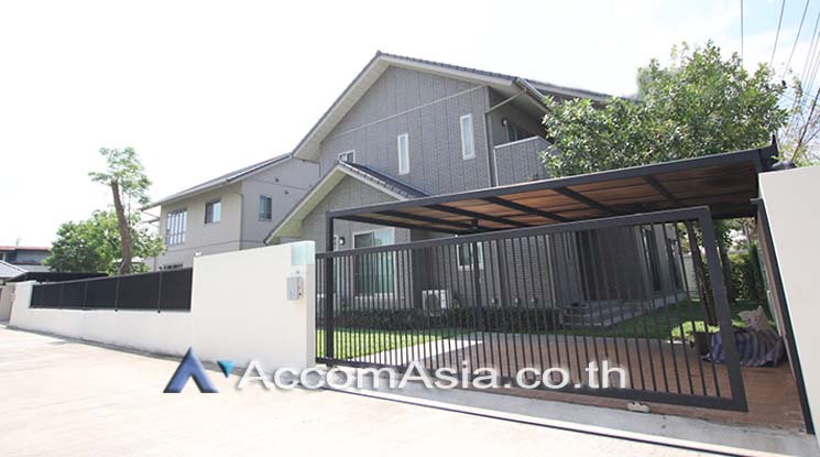 Home Office |  4 Bedrooms  House For Rent in Sukhumvit, Bangkok  near BTS Phrom Phong (AA17760)