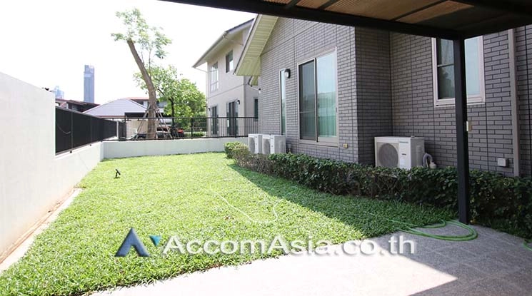 Home Office |  4 Bedrooms  House For Rent in Sukhumvit, Bangkok  near BTS Phrom Phong (AA17760)