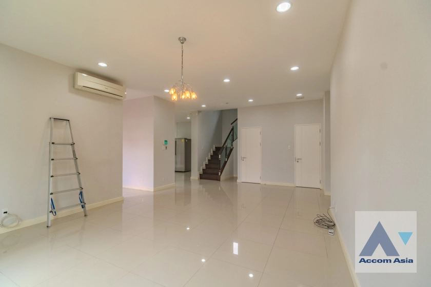 5  4 br House For Rent in Sukhumvit ,Bangkok BTS Phrom Phong AA17761