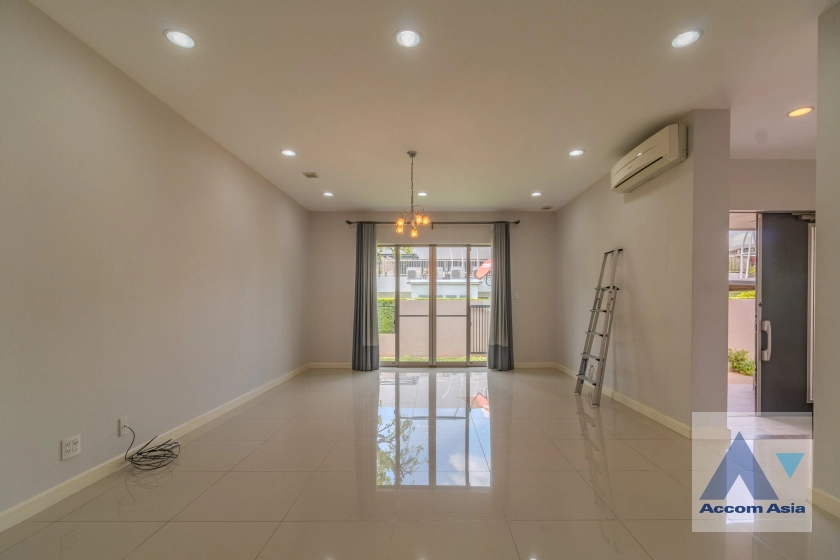 4  4 br House For Rent in Sukhumvit ,Bangkok BTS Phrom Phong AA17761