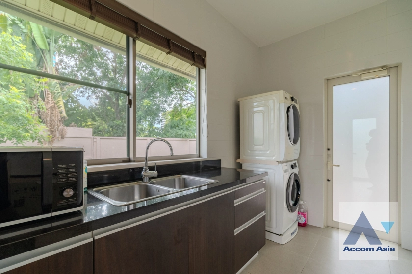 12  4 br House For Rent in Sukhumvit ,Bangkok BTS Phrom Phong AA17761