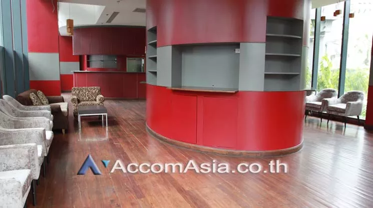 unit Studio  Apartment For Rent in Sukhumvit, Bangkok  near BTS Ekkamai (AA17777)