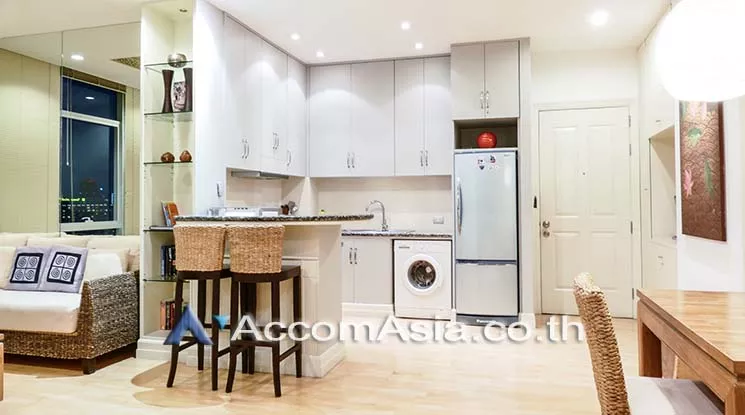 unit 1 Bedroom  Condominium For Sale in Charoen Nakhon, Bangkok  near BTS Krung Thon Buri (AA17779)