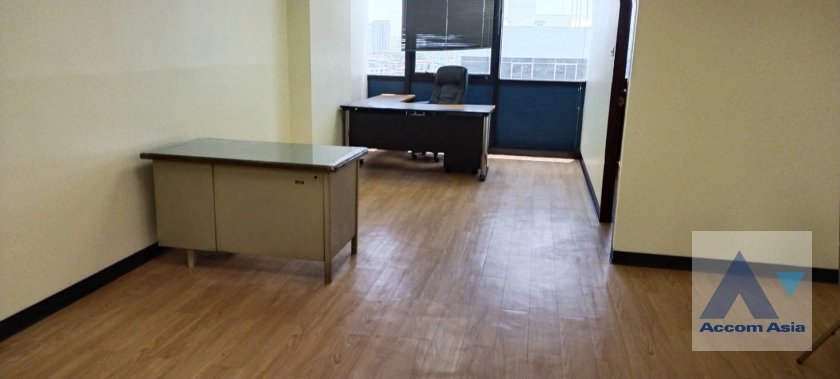5  Studio Office Space For Rent in Sukhumvit ,Bangkok BTS Ekkamai at SSP Tower I AA17785