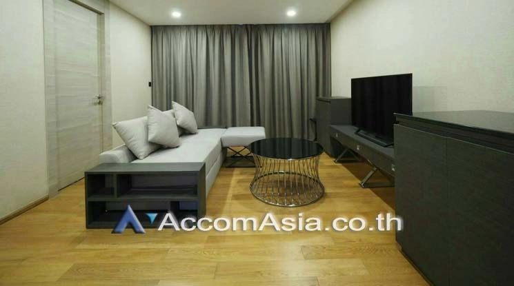 Corner Unit |  2 Bedrooms  Condominium For Rent & Sale in Ploenchit, Bangkok  near BTS Chitlom (AA17798)