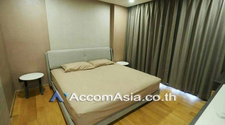 Corner Unit |  2 Bedrooms  Condominium For Rent & Sale in Ploenchit, Bangkok  near BTS Chitlom (AA17798)