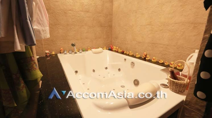 12  3 br House For Sale in Sukhumvit ,Bangkok BTS Ekkamai AA17800