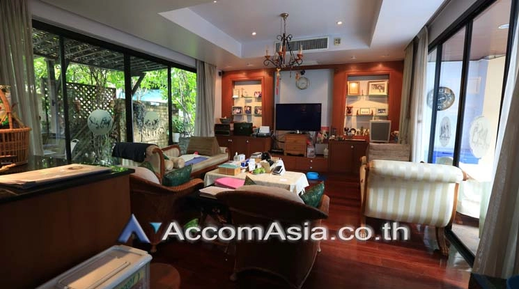 4  3 br House For Sale in Sukhumvit ,Bangkok BTS Ekkamai AA17800