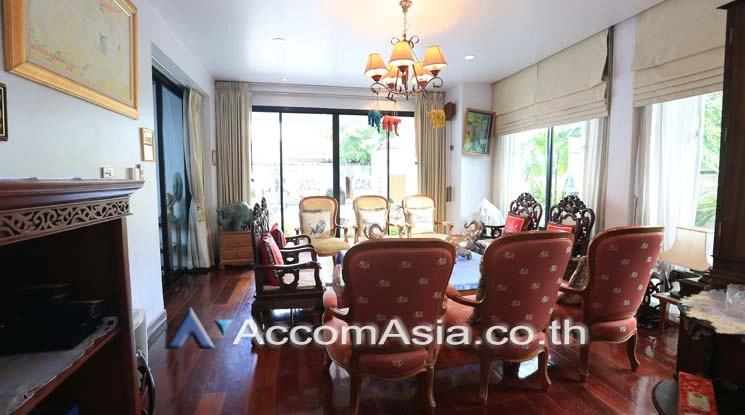 5  3 br House For Sale in Sukhumvit ,Bangkok BTS Ekkamai AA17800