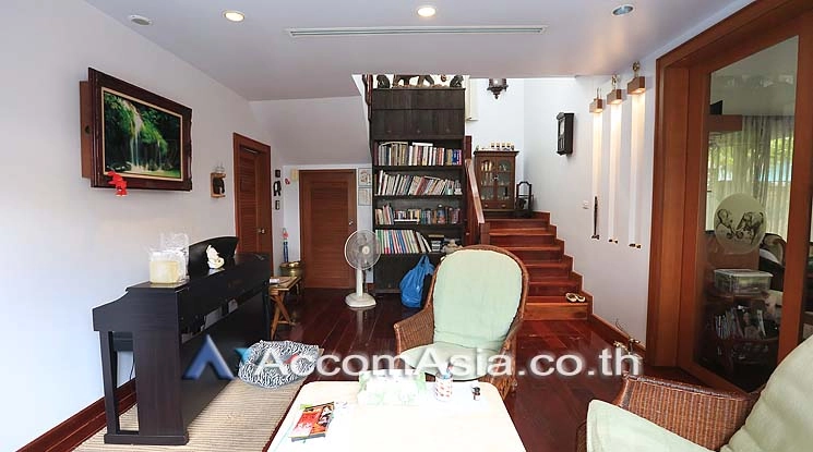 7  3 br House For Sale in Sukhumvit ,Bangkok BTS Ekkamai AA17800
