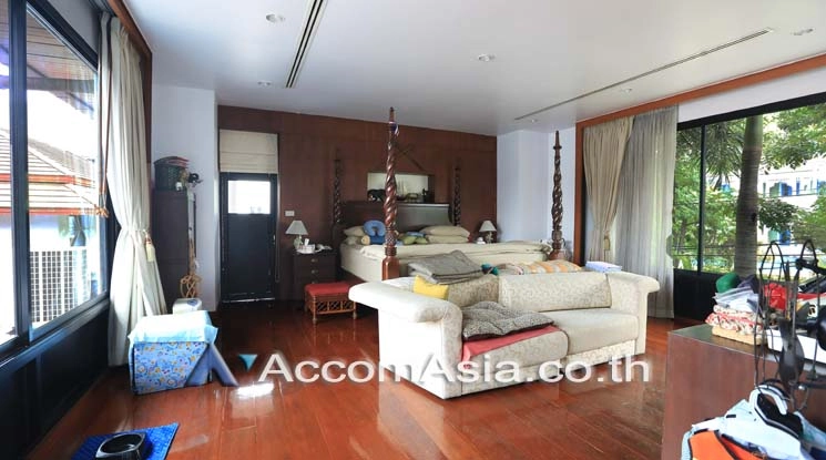 9  3 br House For Sale in Sukhumvit ,Bangkok BTS Ekkamai AA17800
