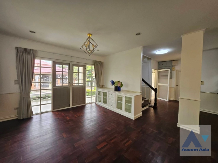 11  4 br House for rent and sale in Samutprakan ,Samutprakan BTS Bearing at Moo Baan Ladawan Srinakarin 50204