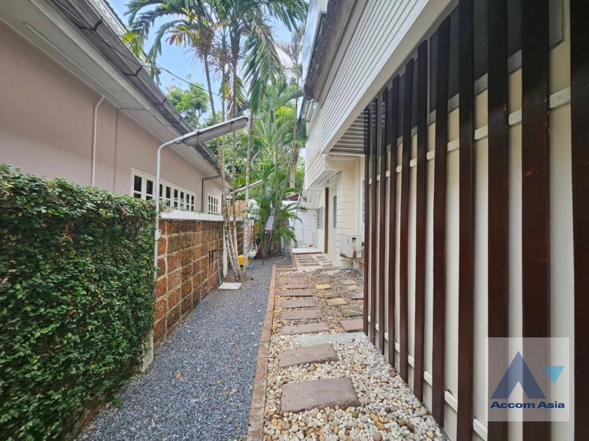 38  4 br House for rent and sale in Samutprakan ,Samutprakan BTS Bearing at Moo Baan Ladawan Srinakarin 50204