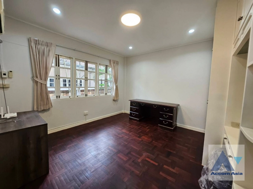 26  4 br House for rent and sale in Samutprakan ,Samutprakan BTS Bearing at Moo Baan Ladawan Srinakarin 50204