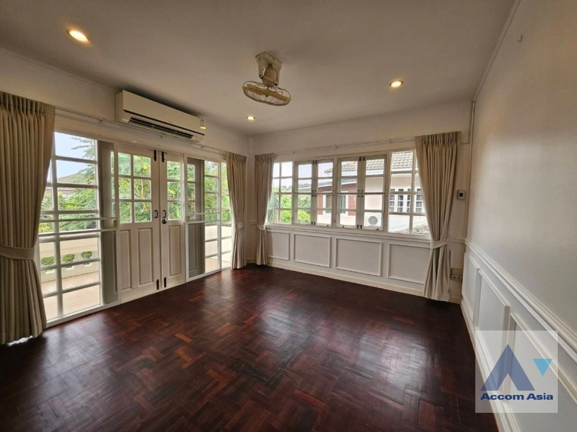 28  4 br House for rent and sale in Samutprakan ,Samutprakan BTS Bearing at Moo Baan Ladawan Srinakarin 50204