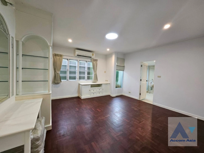 30  4 br House for rent and sale in Samutprakan ,Samutprakan BTS Bearing at Moo Baan Ladawan Srinakarin 50204