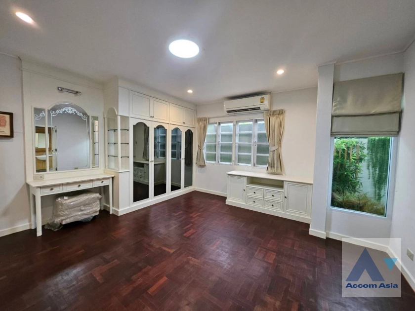 27  4 br House for rent and sale in Samutprakan ,Samutprakan BTS Bearing at Moo Baan Ladawan Srinakarin 50204