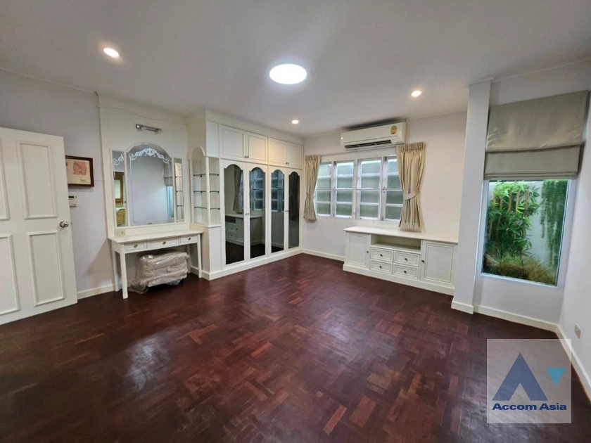 19  4 br House for rent and sale in Samutprakan ,Samutprakan BTS Bearing at Moo Baan Ladawan Srinakarin 50204